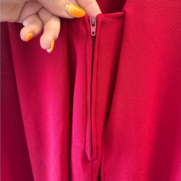 Guess Caped-Sleeve Cocktail Dress - Picture 3 of 7